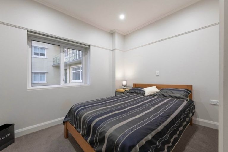 Photo of property in Fountain Court, 16/48 Oriental Parade, Oriental Bay, Wellington, 6011