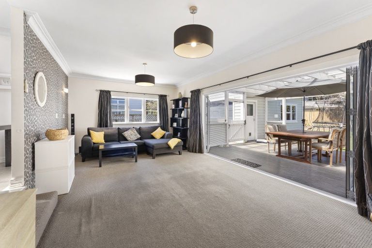 Photo of property in 154 Kings Crescent, Hutt Central, Lower Hutt, 5010