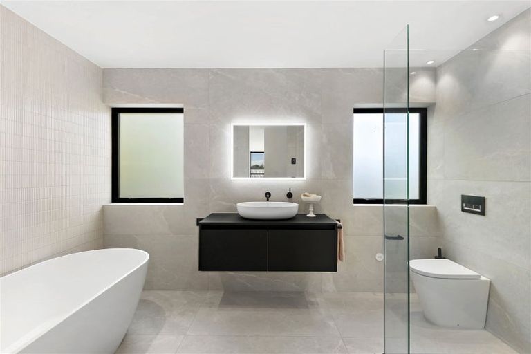 Photo of property in 114a Paparoa Street, Papanui, Christchurch, 8053