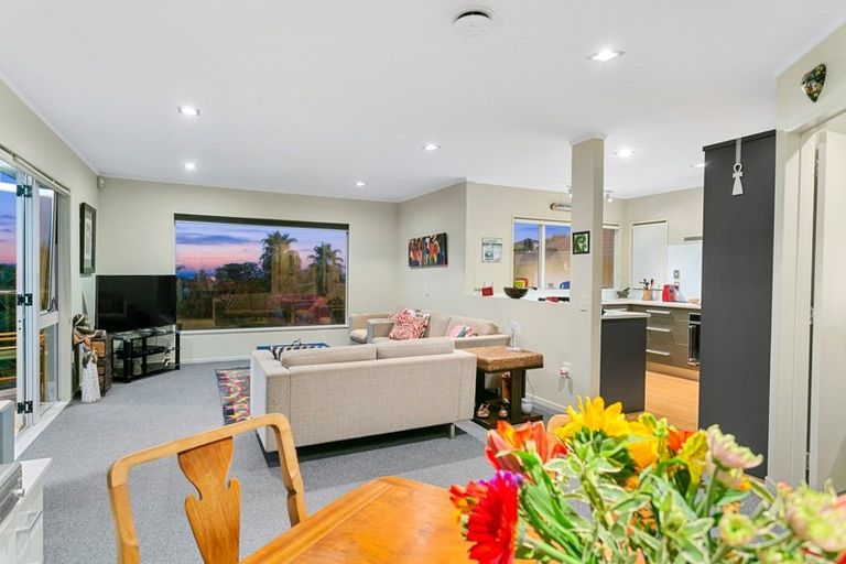 Photo of property in 3/8 Braemar Road, Castor Bay, Auckland, 0620