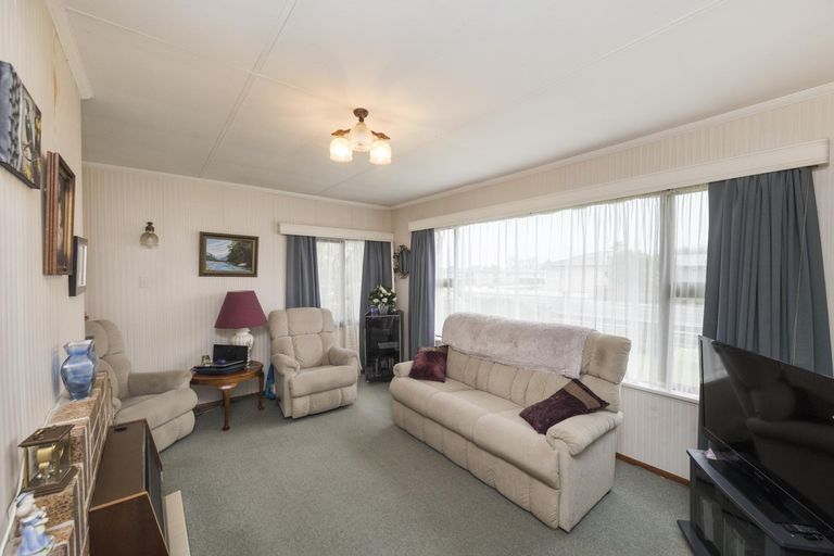 Photo of property in 64 College Street, Awapuni, Palmerston North, 4412