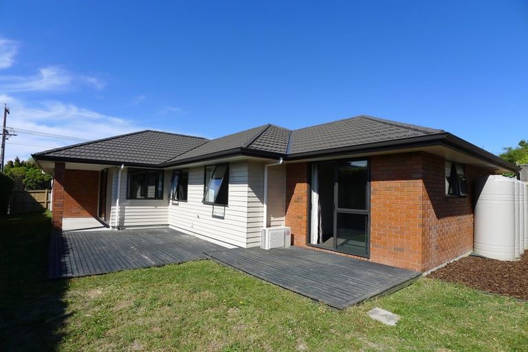 Photo of property in 2 Renata Crescent, Te Atatu Peninsula, Auckland, 0610