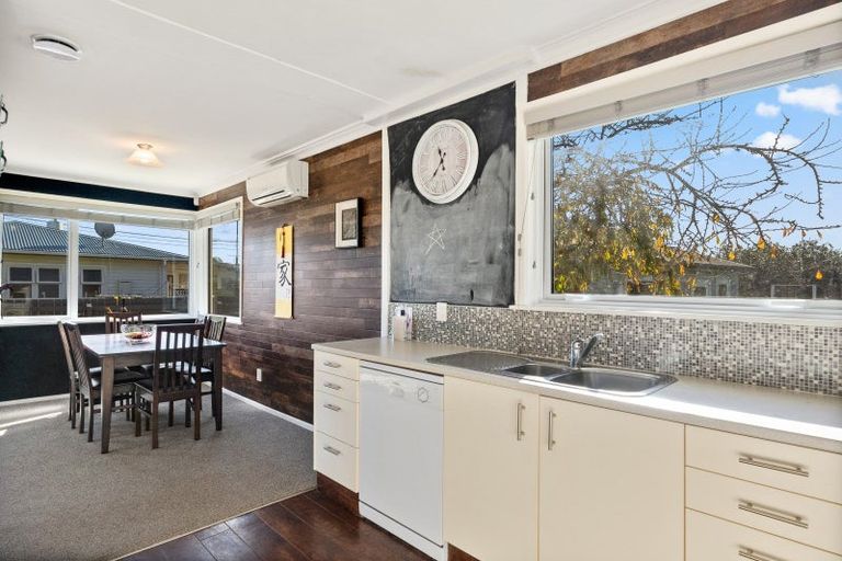 Photo of property in 593 Queen Street East, Levin, 5510