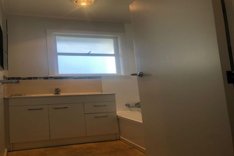 Photo of property in 69b Cardiff Road, Pakuranga, Auckland, 2010