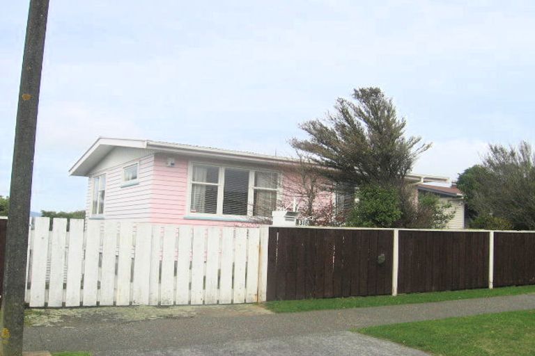 Photo of property in 318 Maungaraki Road, Maungaraki, Lower Hutt, 5010