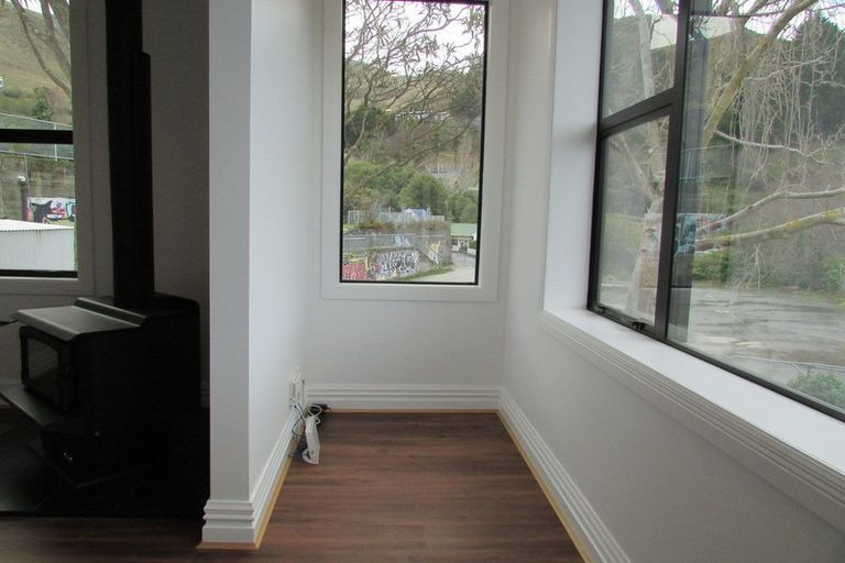 Photo of property in 6 Webb Lane, Lyttelton, 8082