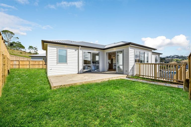 Photo of property in 42 Pukemarino Road, Waimauku, 0812