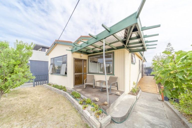 Photo of property in 106 Charles Street, Westshore, Napier, 4110