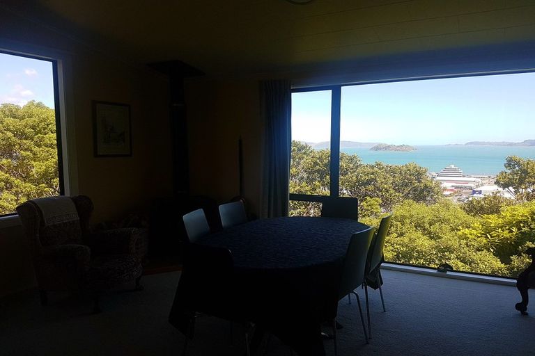 Photo of property in 24 Rakeiora Grove, Korokoro, Lower Hutt, 5012