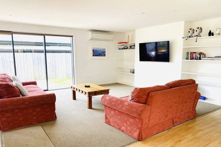 Photo of property in 8 Warbler Lane, Albert Town, Wanaka, 9305