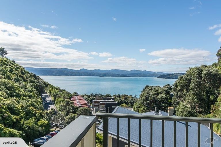 Photo of property in 3/19 Onslow Road, Khandallah, Wellington, 6035