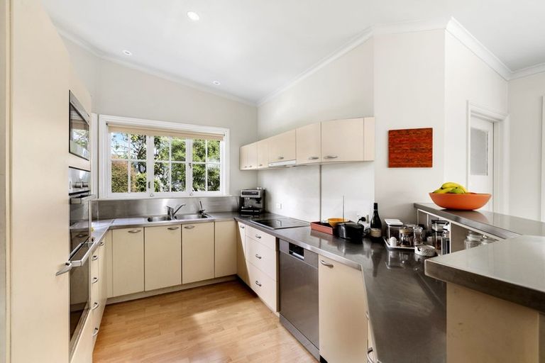 Photo of property in 1 Arawa Avenue, Devonport, Auckland, 0624