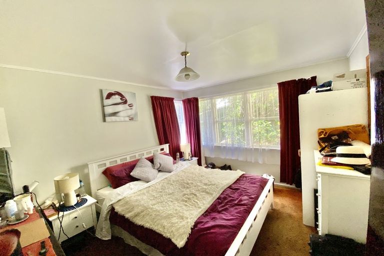Photo of property in 11 Lynda Avenue, Paparangi, Wellington, 6037