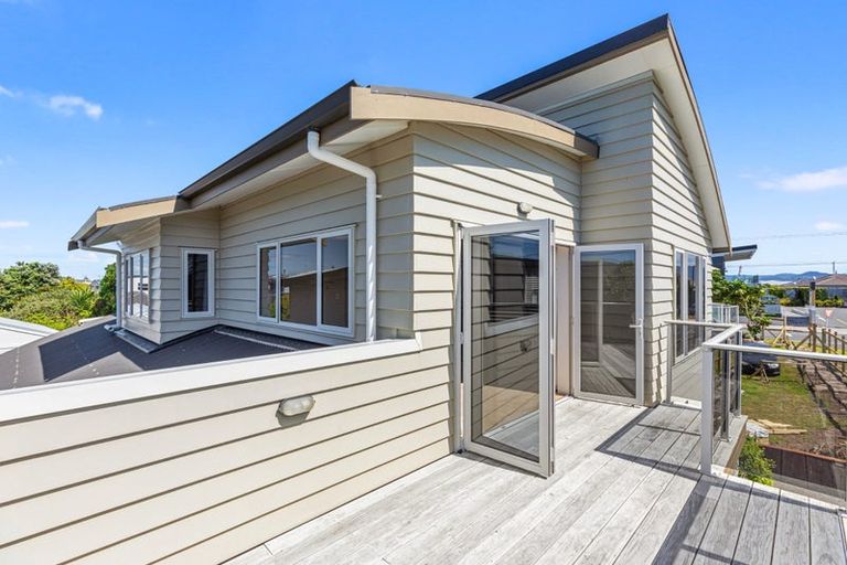 Photo of property in 10 Karewa Parade, Papamoa Beach, Papamoa, 3118