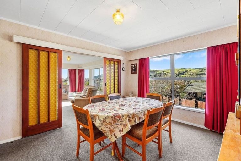 Photo of property in 9 Mckeefry Grove, Tawa, Wellington, 5028