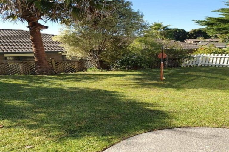 Photo of property in 86 Roberta Crescent, Orewa, 0931