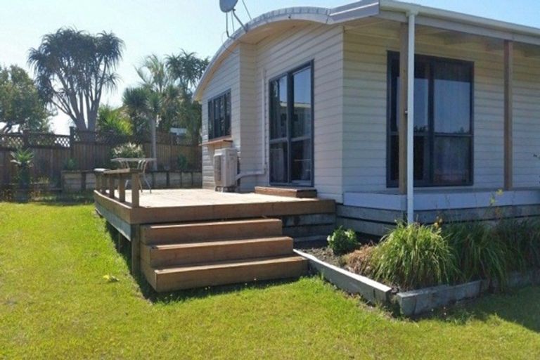 Photo of property in 20 Marsden Point Road, Ruakaka, 0116