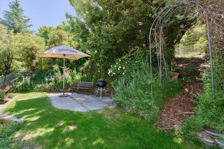 Photo of property in 5 Mcdonnell Road, Arrowtown, 9302