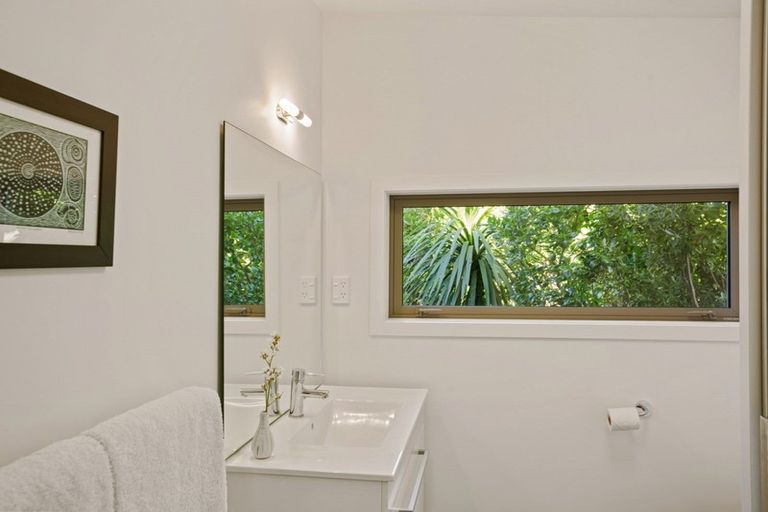 Photo of property in 49 Tennis Court Road, Raumati South, Paraparaumu, 5032