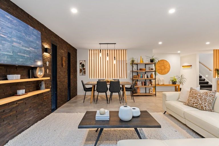 Photo of property in 5 Riroriro Close, Crofton Downs, Wellington, 6035