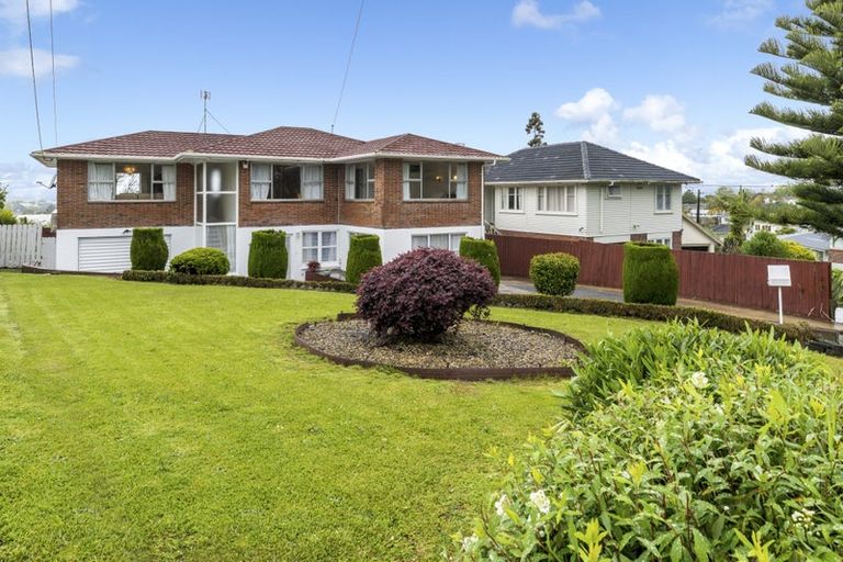 Photo of property in 8 Fowey Avenue, Te Atatu South, Auckland, 0610