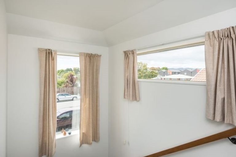 Photo of property in 2/2 Broadbent Street, Riccarton, Christchurch, 8041
