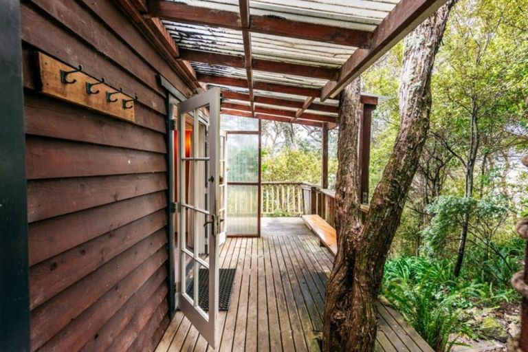 Photo of property in 35 Crescent Road East, Ostend, Waiheke Island, 1081