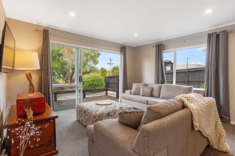 Photo of property in 163 Don Buck Road, Massey, Auckland, 0614