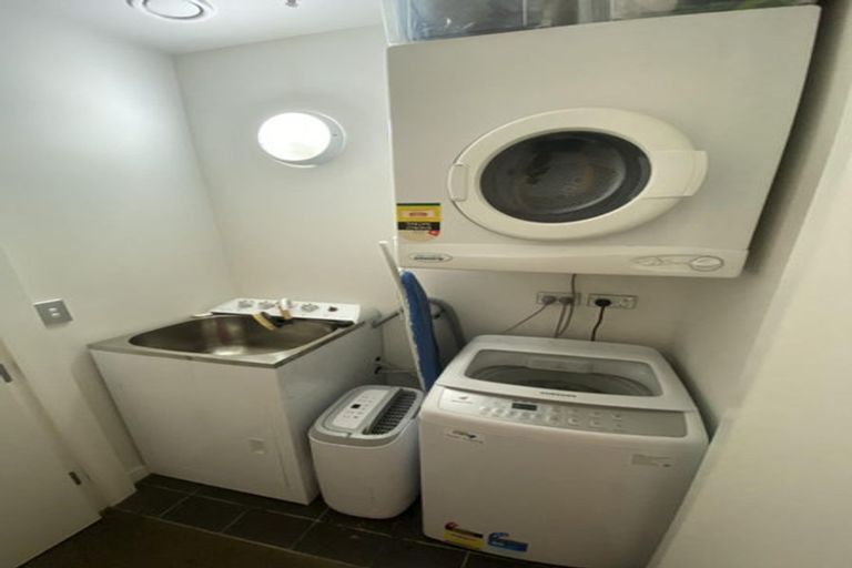 Photo of property in Montreaux Apartments, 2d/164 The Terrace, Wellington Central, Wellington, 6011