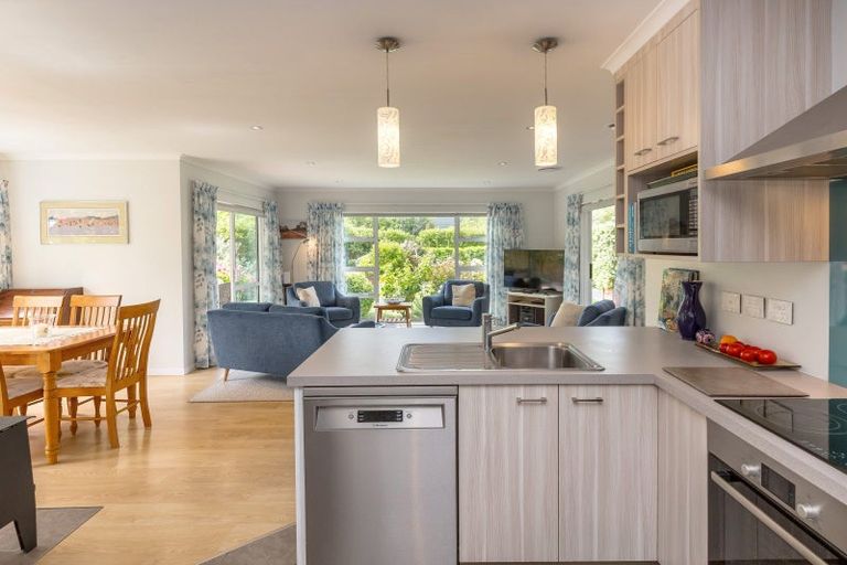 Photo of property in 28a Cotter Street, Greytown, 5712