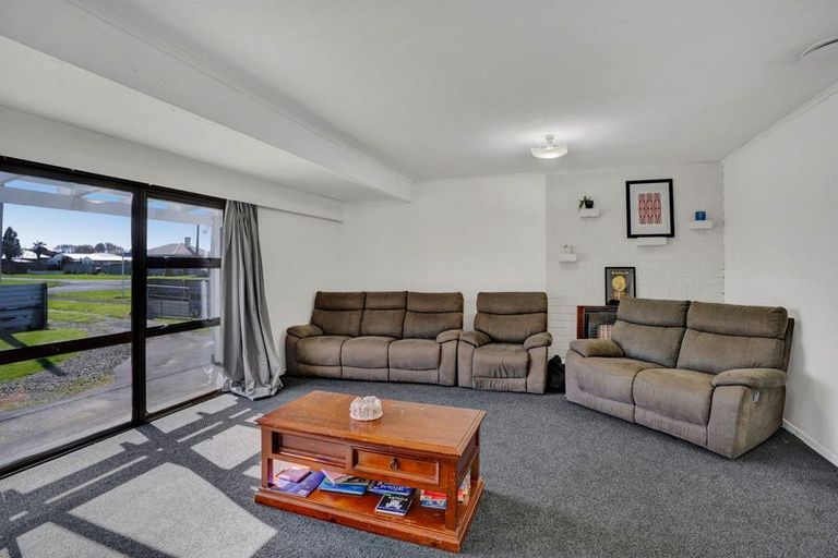 Photo of property in 60 Kapuni Street, Manaia, 4612