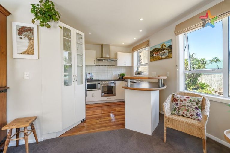 Photo of property in 14 Te Whiti Grove, Korokoro, Lower Hutt, 5012