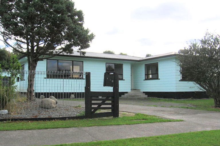 Photo of property in 130 Lethbridge Street, Feilding, 4702