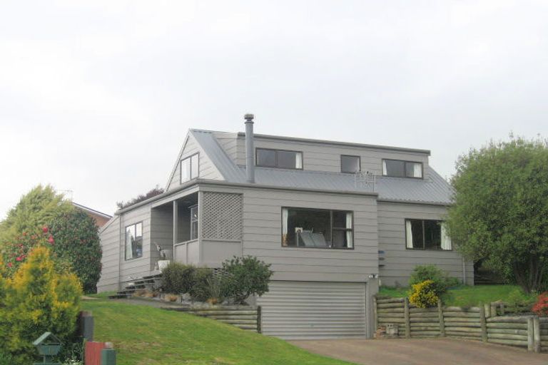 Photo of property in 12 Holland Grove, Richmond Heights, Taupo, 3330
