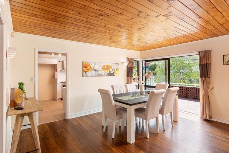 Photo of property in 15 Penguin Drive, Murrays Bay, Auckland, 0630