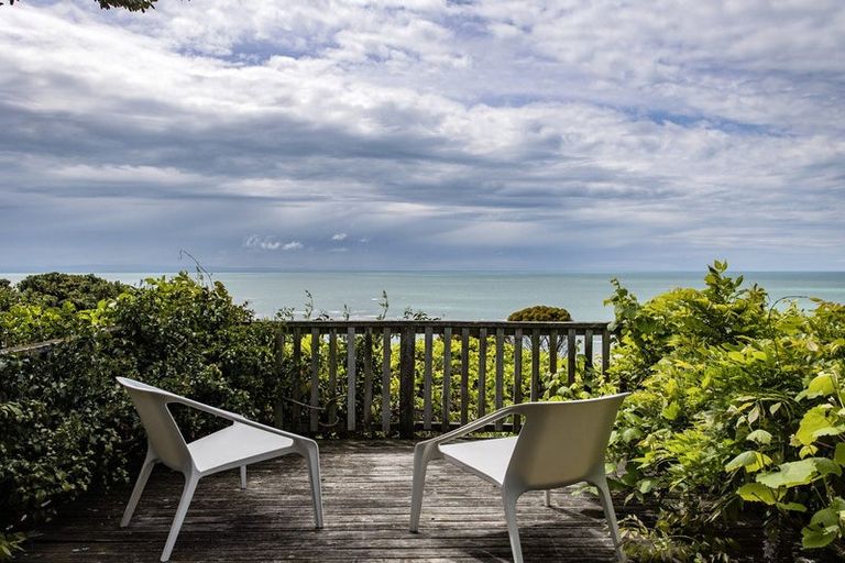 Photo of property in 8 Aranoni Track, Clifton, Christchurch, 8081