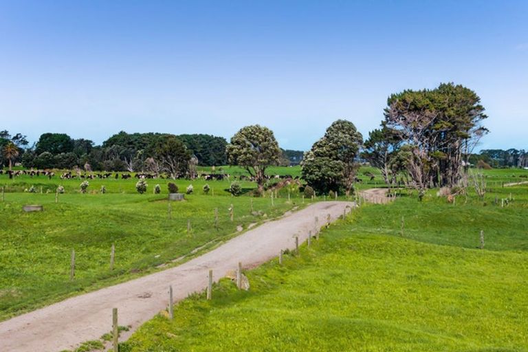 Photo of property in 189 Namu Road, Opunake, 4681