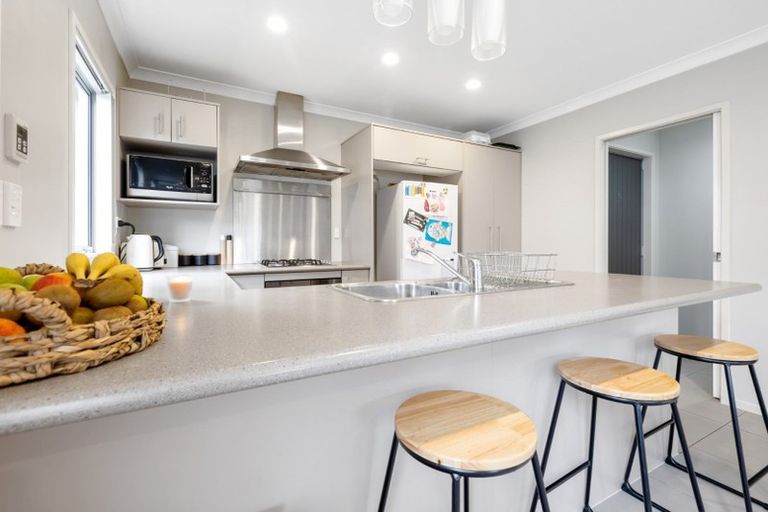 Photo of property in 82a Kirton Drive, Riverstone Terraces, Upper Hutt, 5018