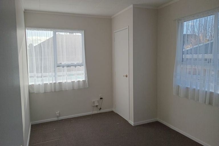 Photo of property in 40 Farquhar Road, Glendene, Auckland, 0602