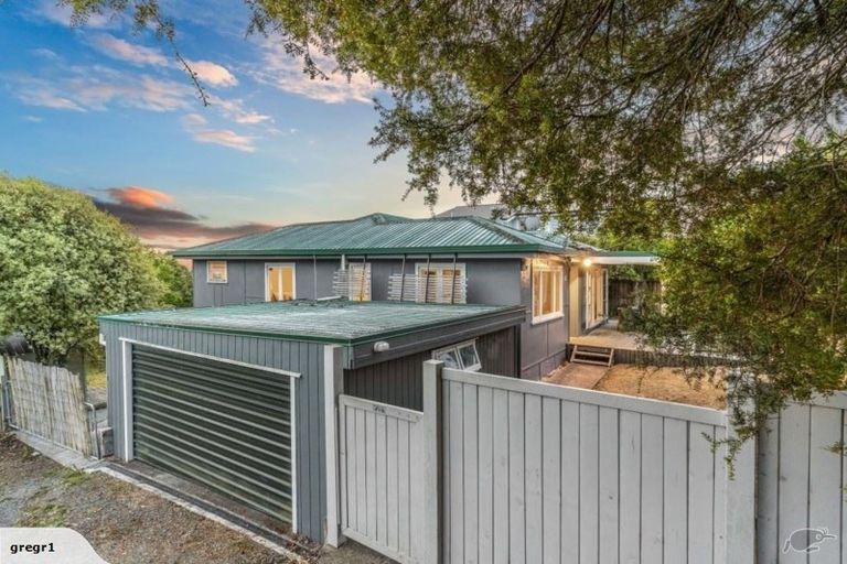 Photo of property in 4 Rame Road, Greenhithe, Auckland, 0632