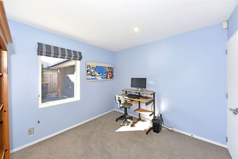 Photo of property in 114 Rothesay Road, Parklands, Christchurch, 8083