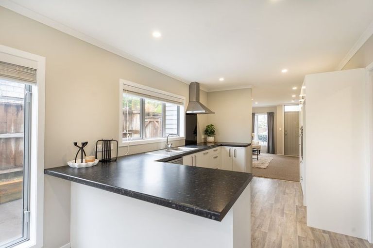 Photo of property in 27b Southsea Crescent, Silverdale, Hamilton, 3216