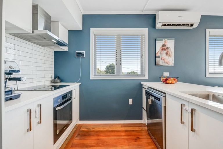 Photo of property in 6 Kauri Road, Stanmore Bay, Whangaparaoa, 0932