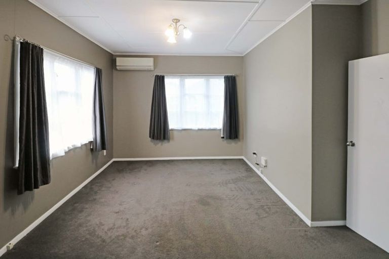 Photo of property in 2/28 Hall Crescent, Epuni, Lower Hutt, 5011