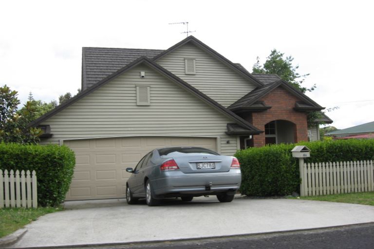 Photo of property in 4 Hamilton Place, Pukekohe, 2120