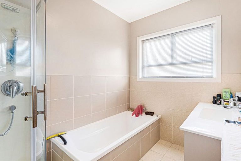 Photo of property in 27 Shortt Avenue, Mangere Bridge, Auckland, 2022