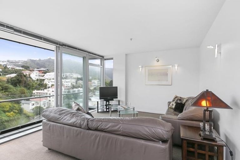 Photo of property in Montreaux Apartments, 9g/164 The Terrace, Wellington Central, Wellington, 6011