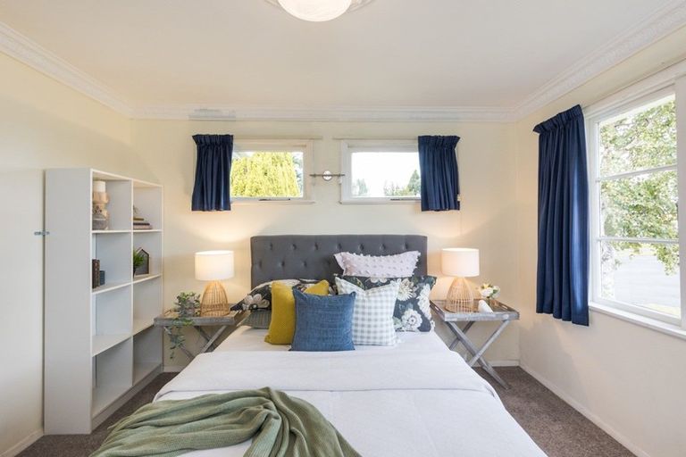 Photo of property in 2 Norwich Place, Awapuni, Palmerston North, 4412