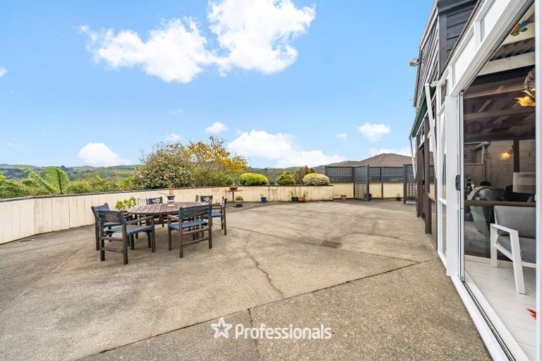 Photo of property in 1 Aldersgate Grove, Stokes Valley, Lower Hutt, 5019