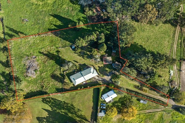 Photo of property in 21 Kawerau Road, Putauaki, Whakatane, 3192